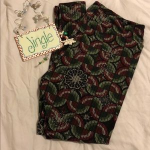 JUST LISTED!! 🎄LuLaRoe Christmas TC2 Leggings